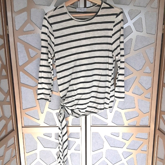 NWT Ivory/Black stripe crewneck with ruched detail - Picture 1 of 8